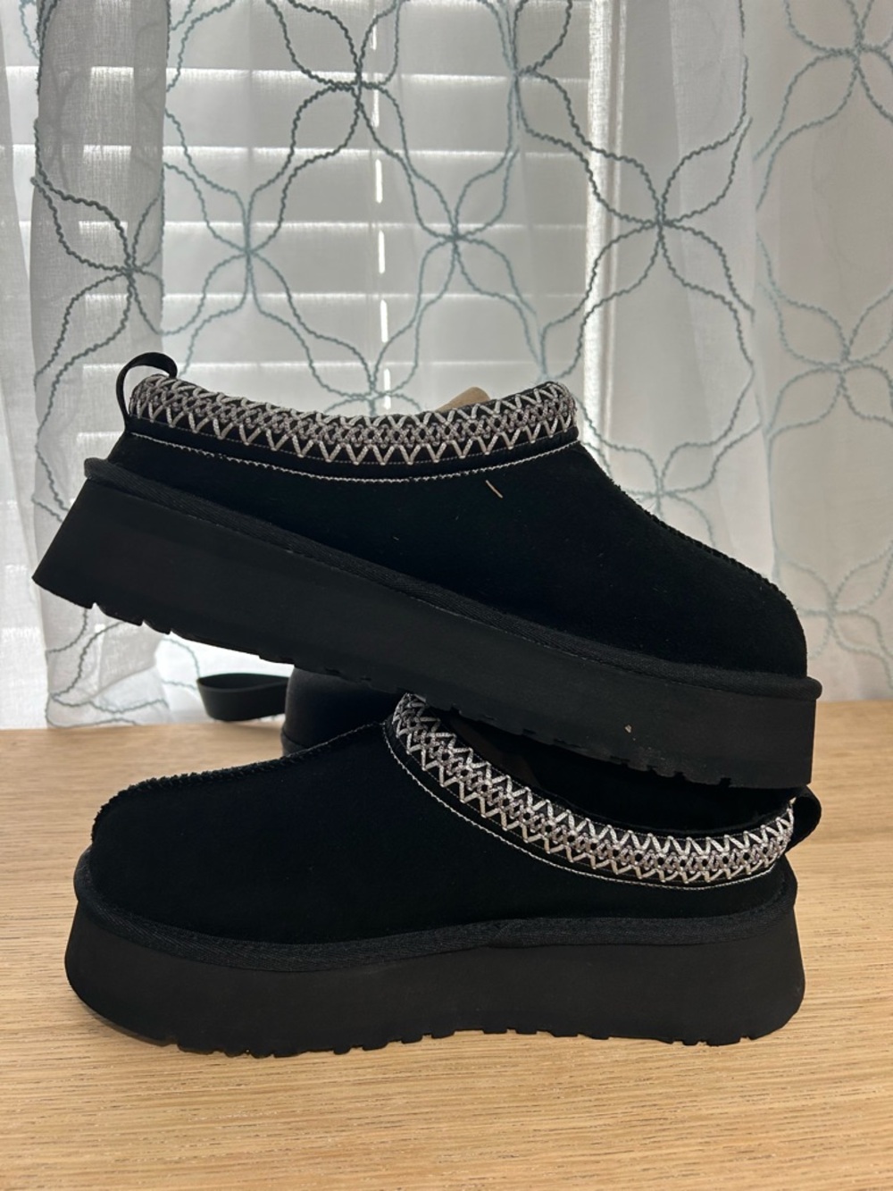 UGG Black Suede women’s Tazman with Patterned Cuff - Picture 2 of 2